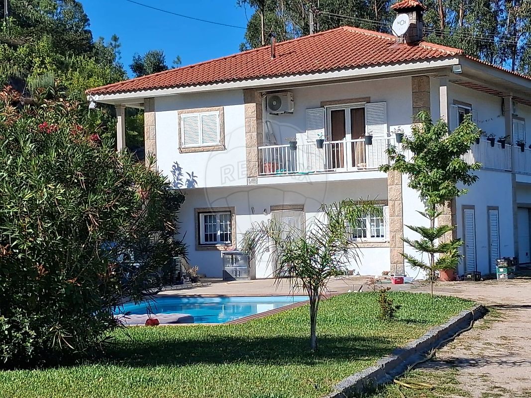 Moradia T4 em Carvalho e Basto (Santa Tecla), €399.000