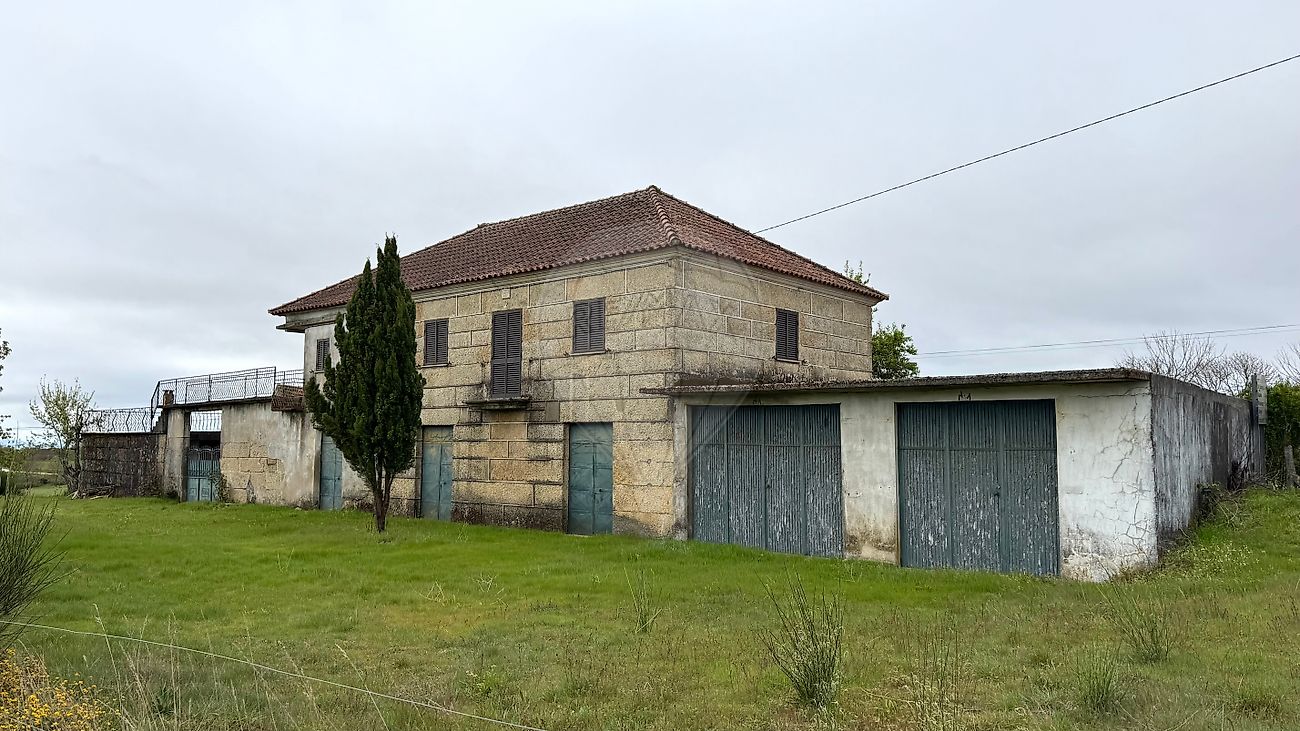 Moradia - Eiras, São Julião de Montenegro e Cela, Chaves, Vila Real
