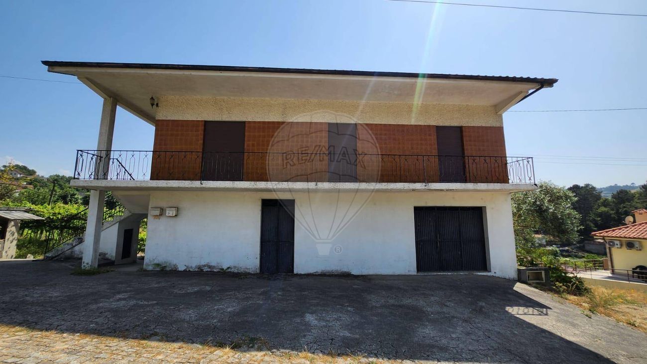Moradia T5 para venda