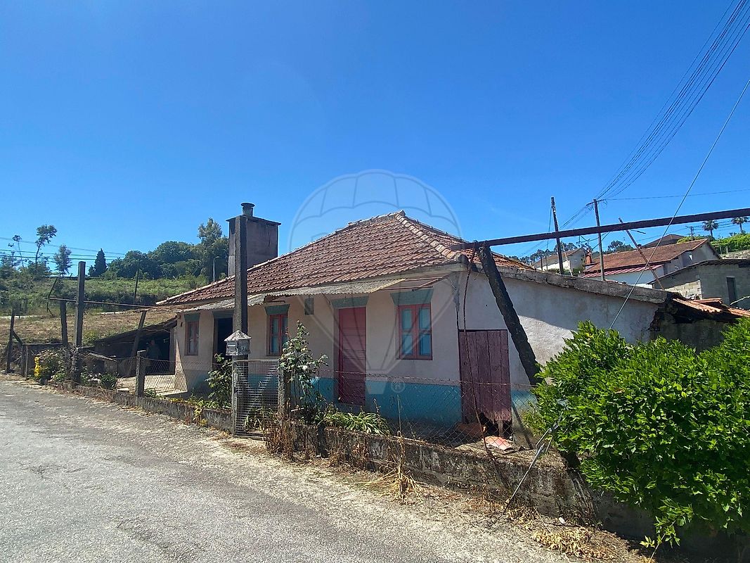 Moradia - Silvares, Pias, Nogueira e Alvarenga, Lousada, Porto