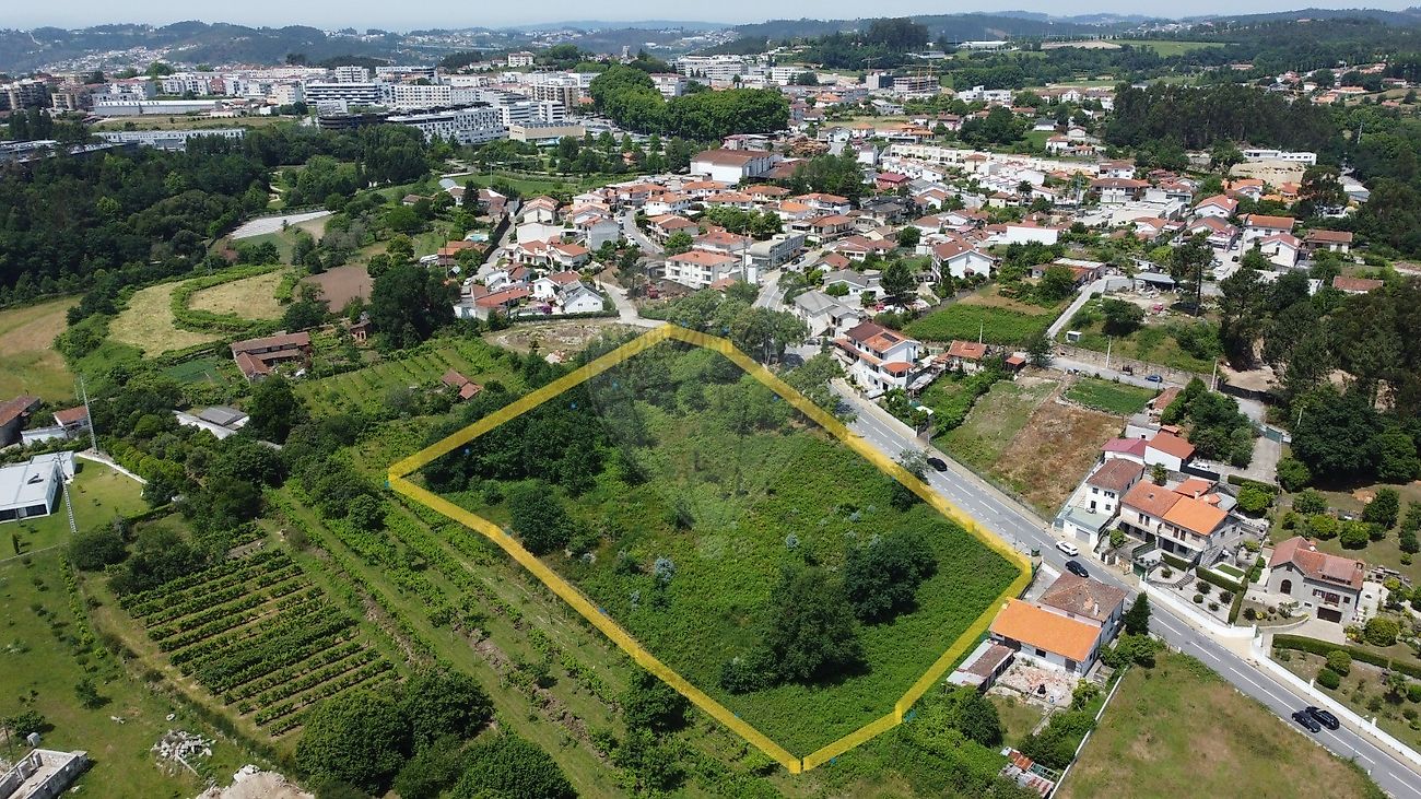Terreno - Silvares, Pias, Nogueira e Alvarenga, Lousada, Porto