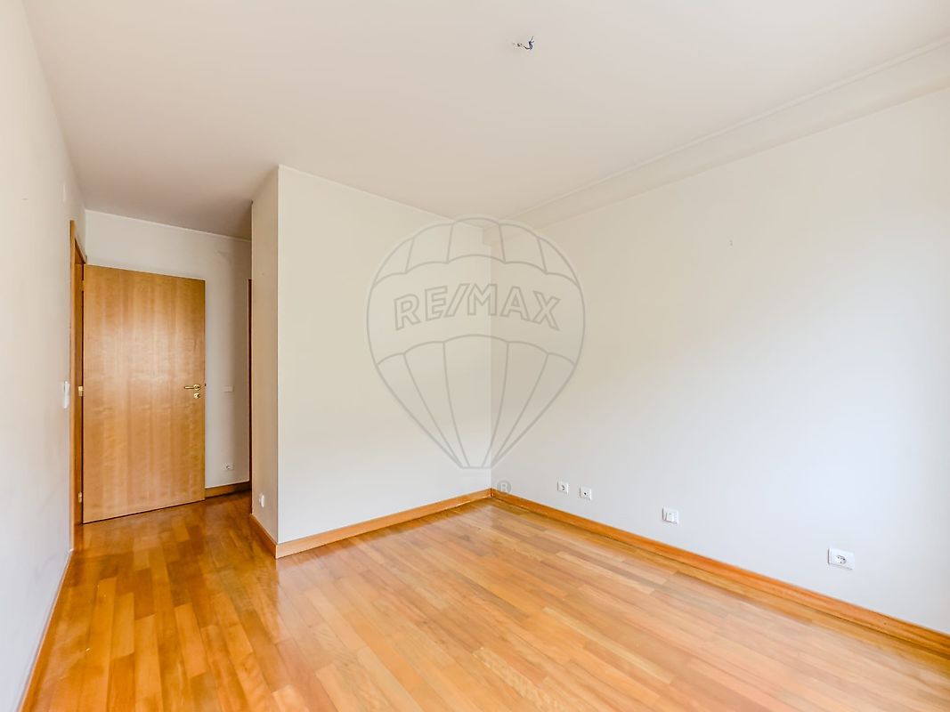 listing 124261063-223 picture-0