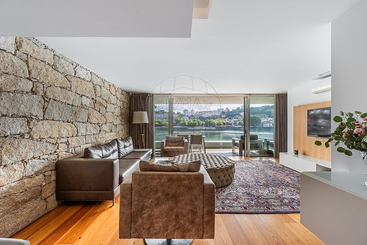 Apartamento T3 à venda em Vila Nova de Gaia