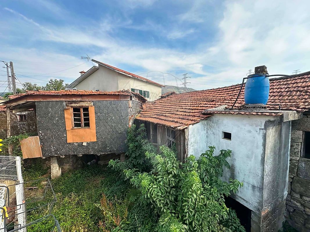 Moradia - Santiago de Piães, Cinfães, Viseu