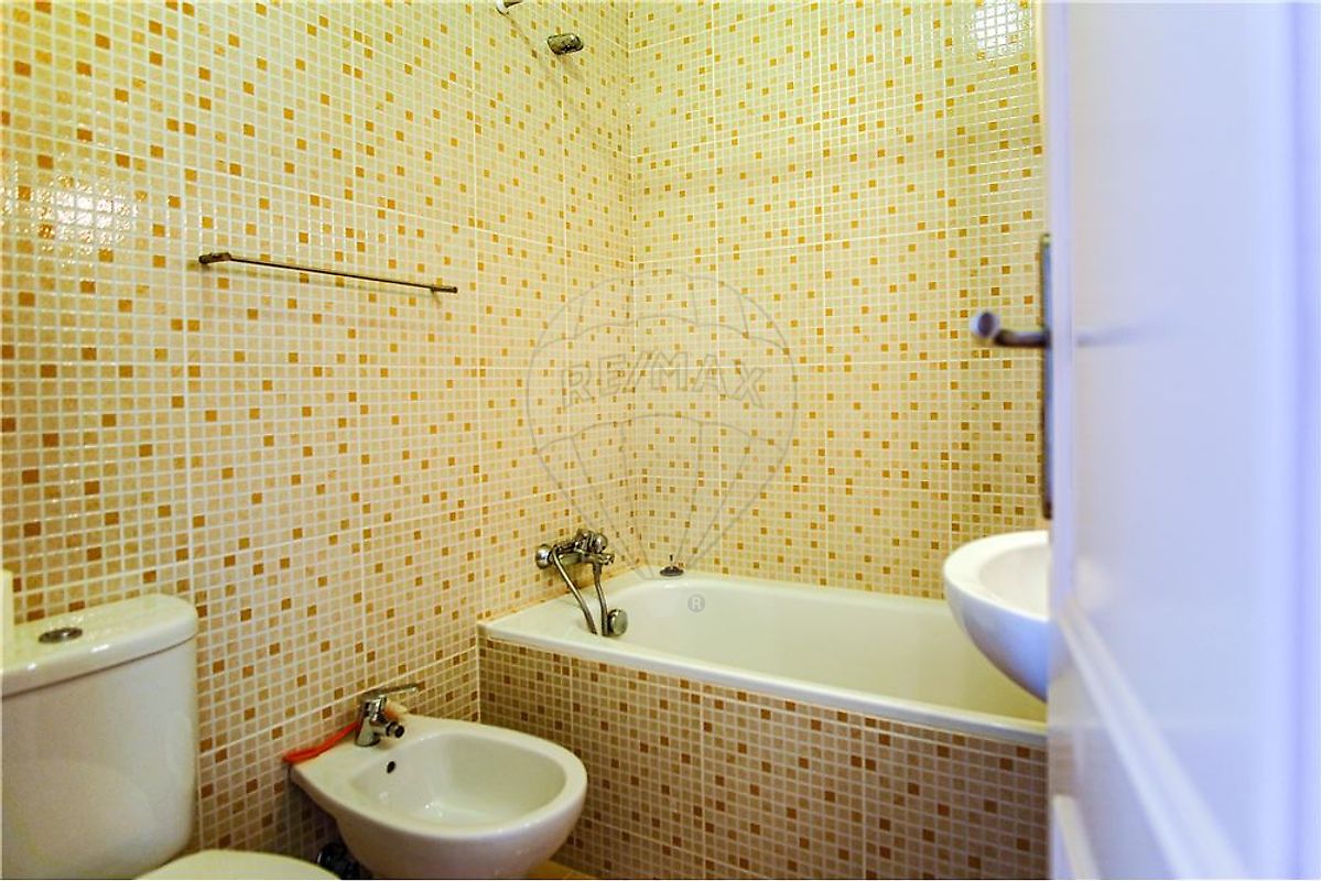 listing 124271016-77 picture-0