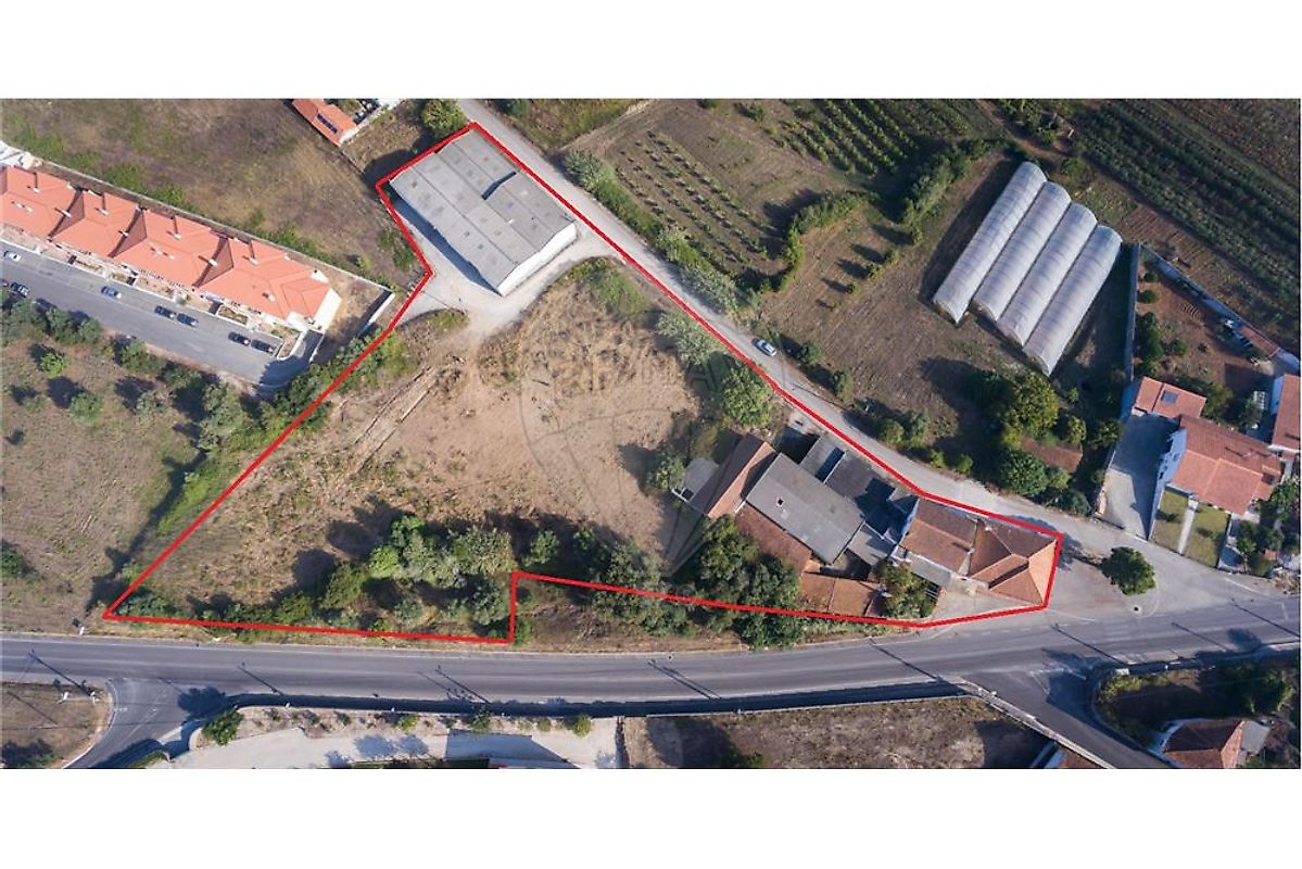 Prédio à venda em Alcobaça