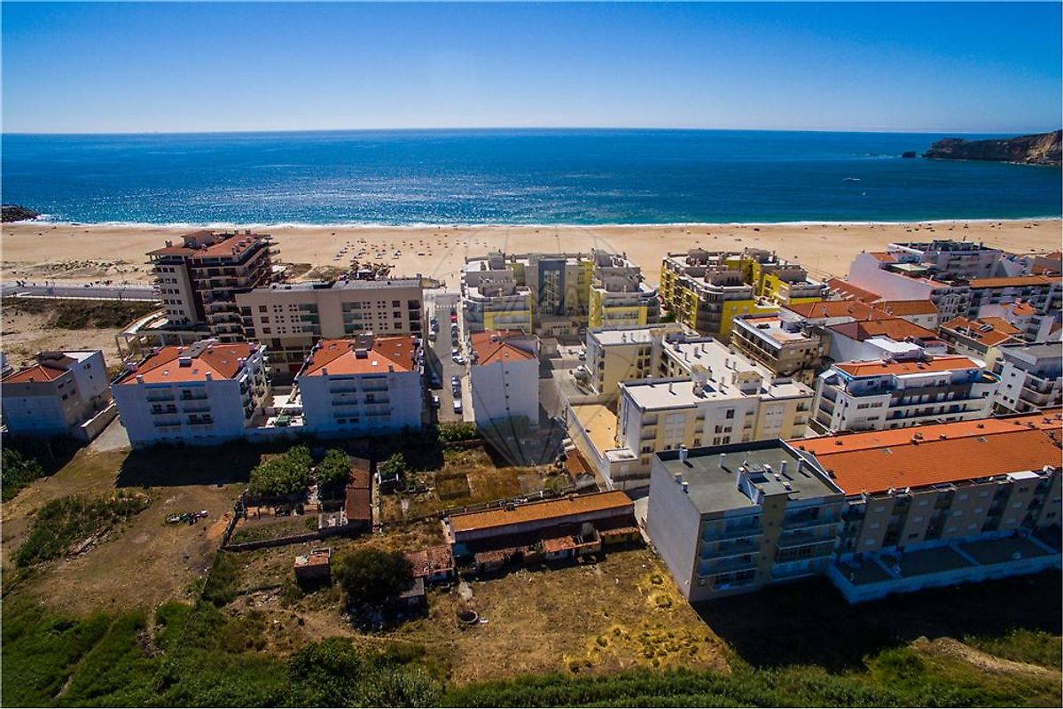 Land for sale in Nazaré, Portugal — €382,000