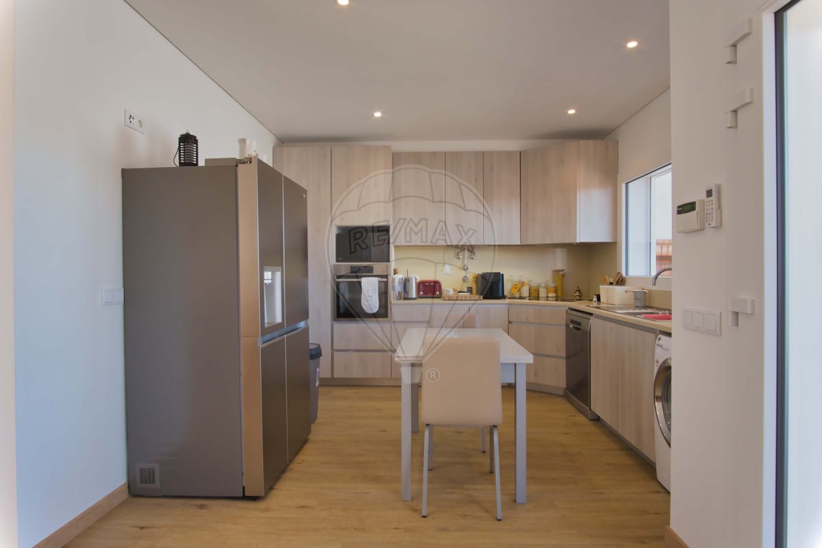 listing 124271045-16 picture-0