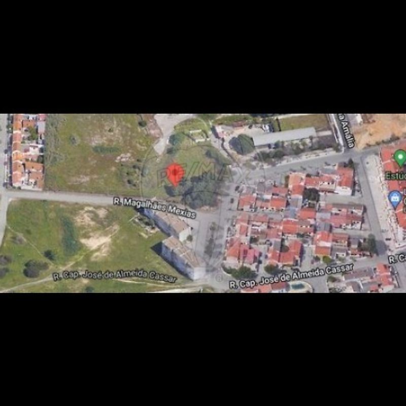 Terreno à venda em Pinheirinhos