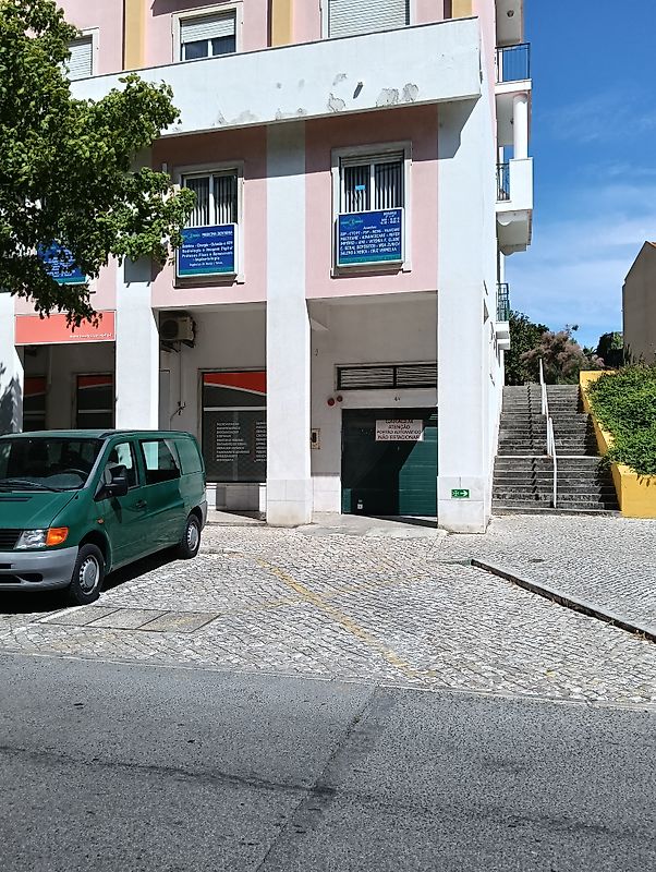 Garagem para arrendar em Setúbal