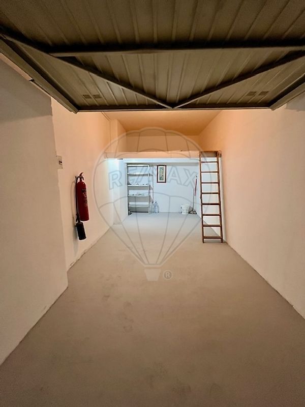 Garagem à venda em Setúbal