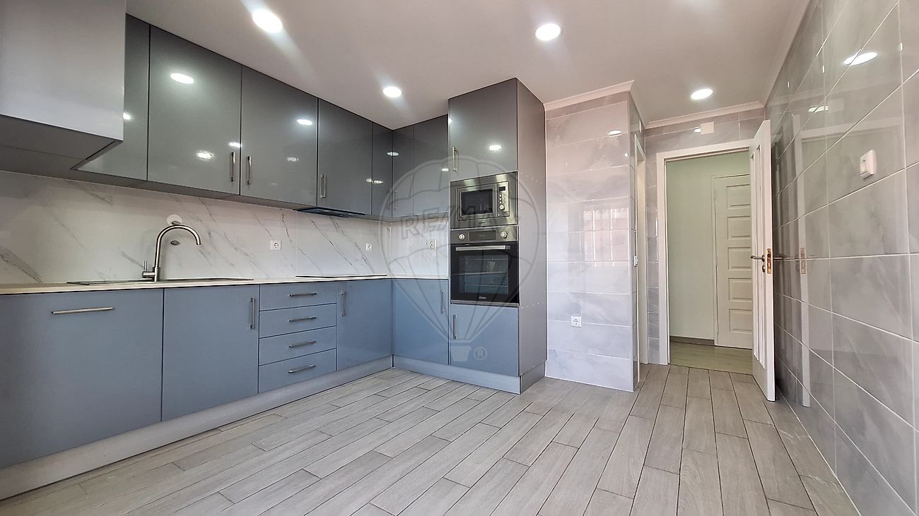 Apartamento T3 à venda em Montijo
