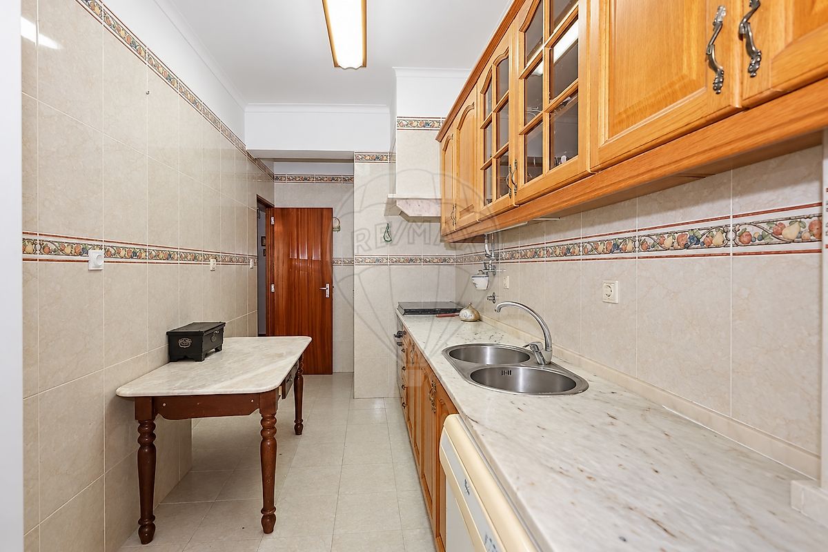 Apartamento T1 à venda em Setúbal (São Julião, Nossa Senhora da Anunciada e Santa Maria da Graça), Setúbal — foto 2