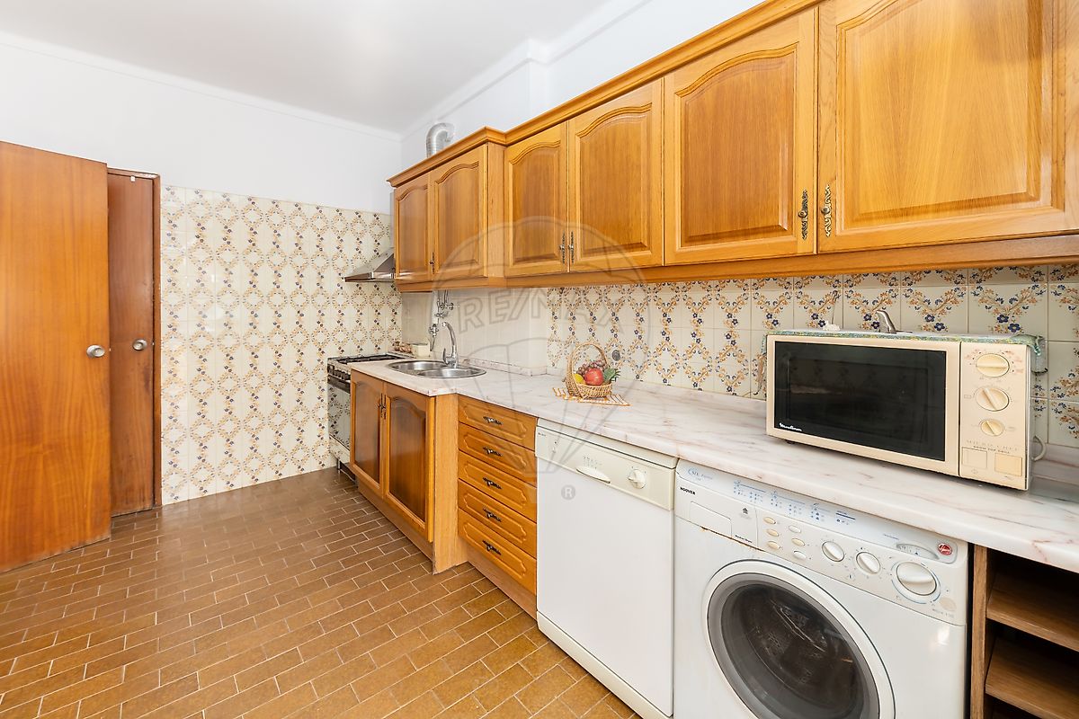 listing 124301045-95 picture-0