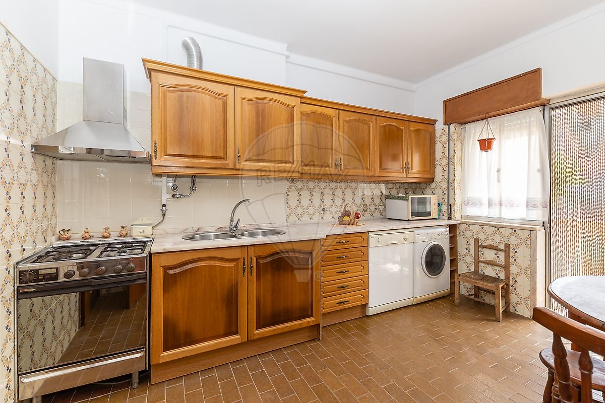 listing 124301045-95 picture-0