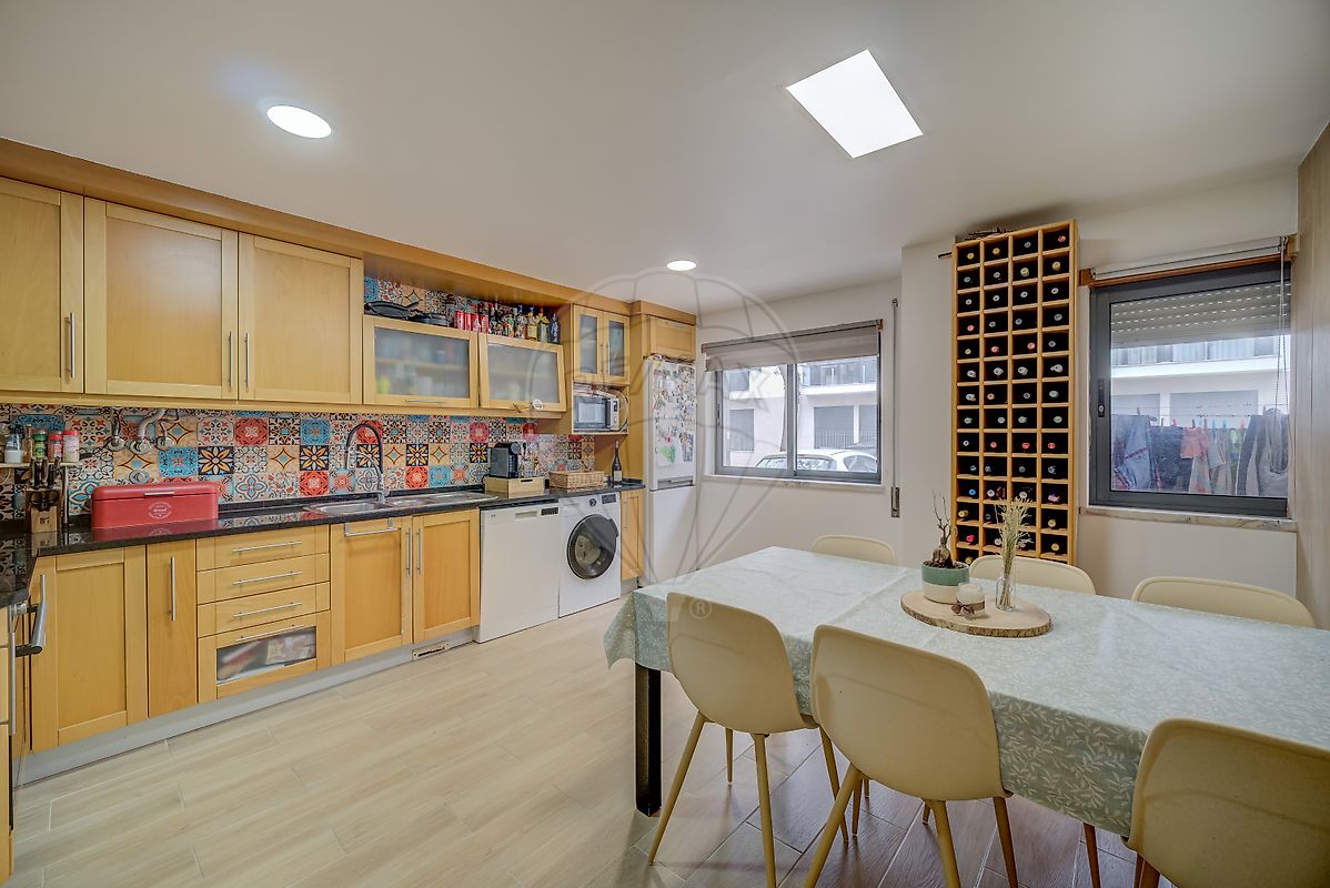 Apartamento T3 à venda em Montijo