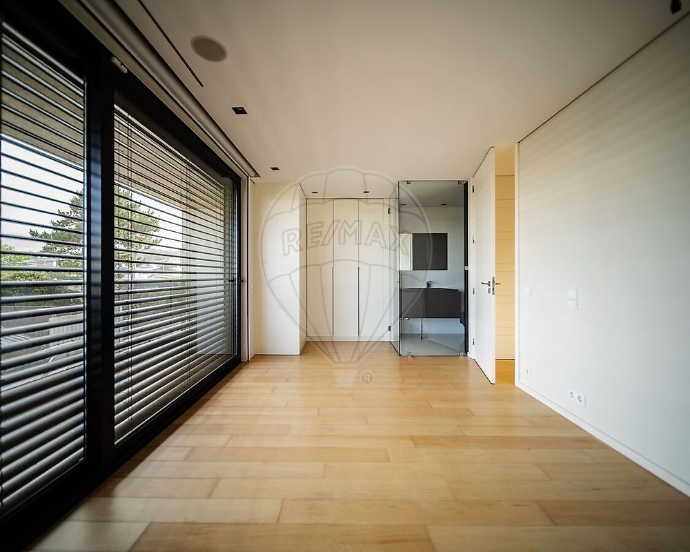 listing 124321365-3 picture-0