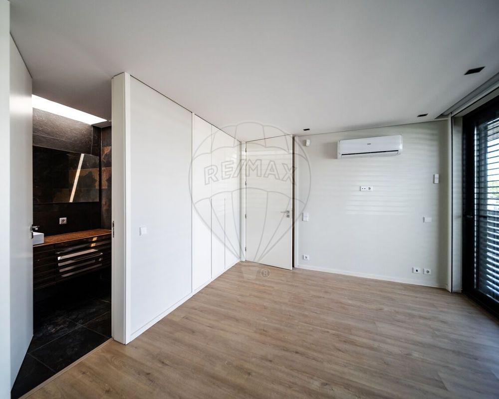 listing 124321365-3 picture-0