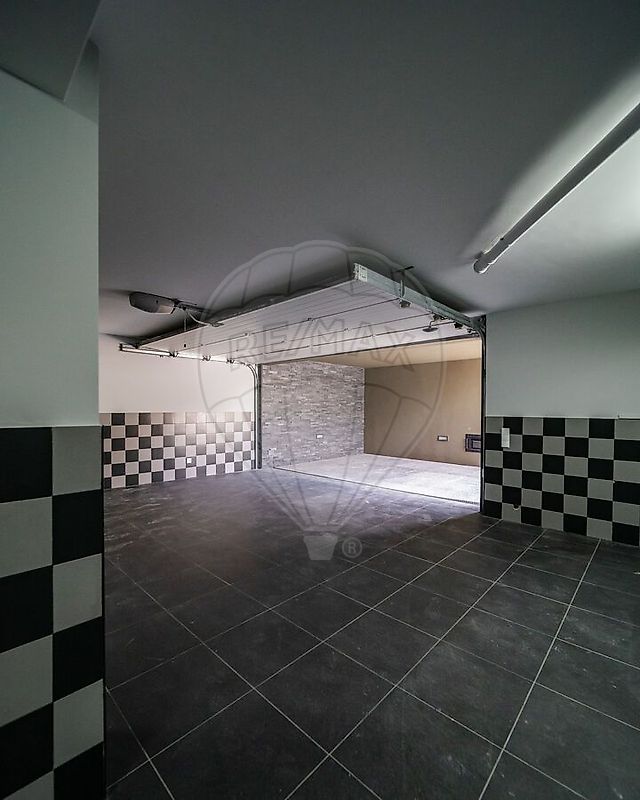 listing 124321365-3 picture-0