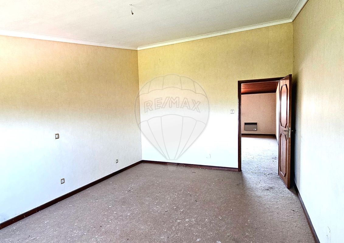 listing 124321353-44 picture-0