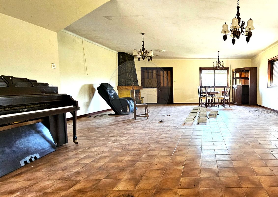 listing 124321353-44 picture-0