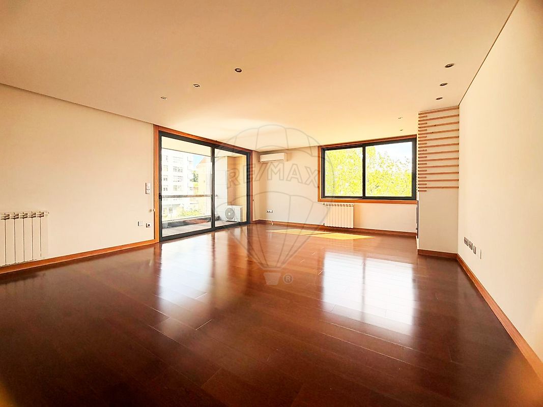 Apartamento T3 à venda em Vila Nova de Gaia