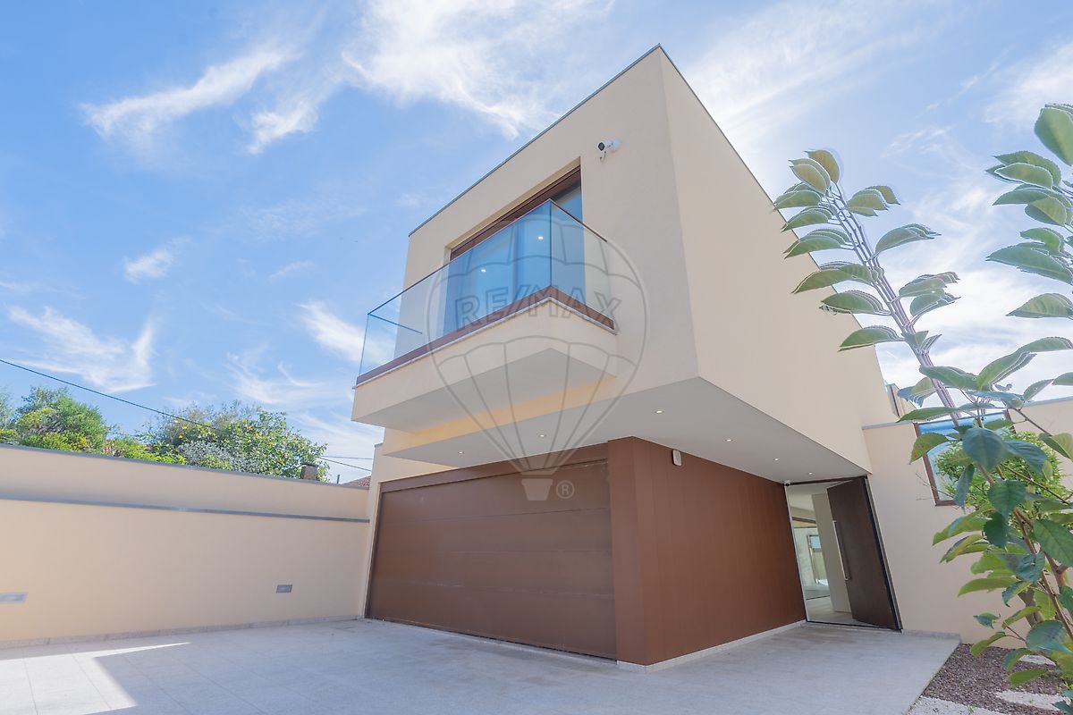 Moradia T4 à venda em Vila Nova de Gaia