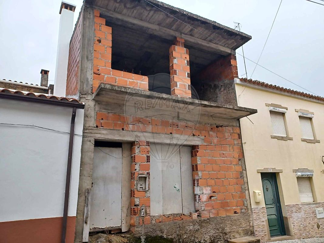 Moradia T3 à venda em Castelo Branco