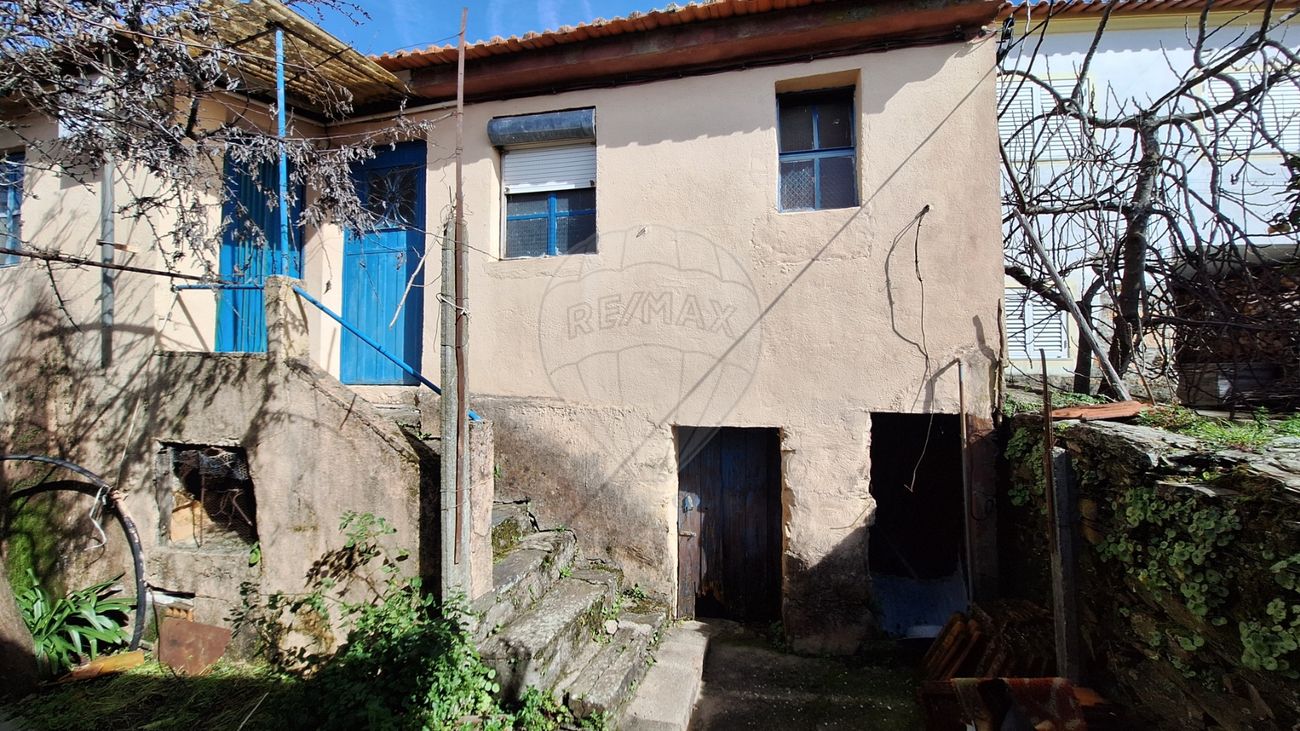 Moradia T5 para venda