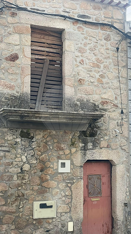 Moradia T2 em Zebreira e Segura, €19.000