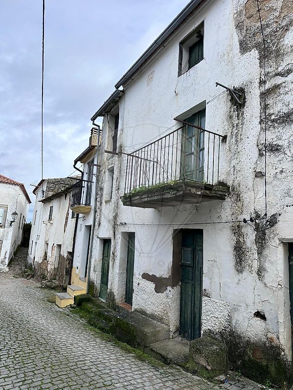 Moradia - Monfortinho e Salvaterra do Extremo, Idanha-a-Nova, Castelo Branco