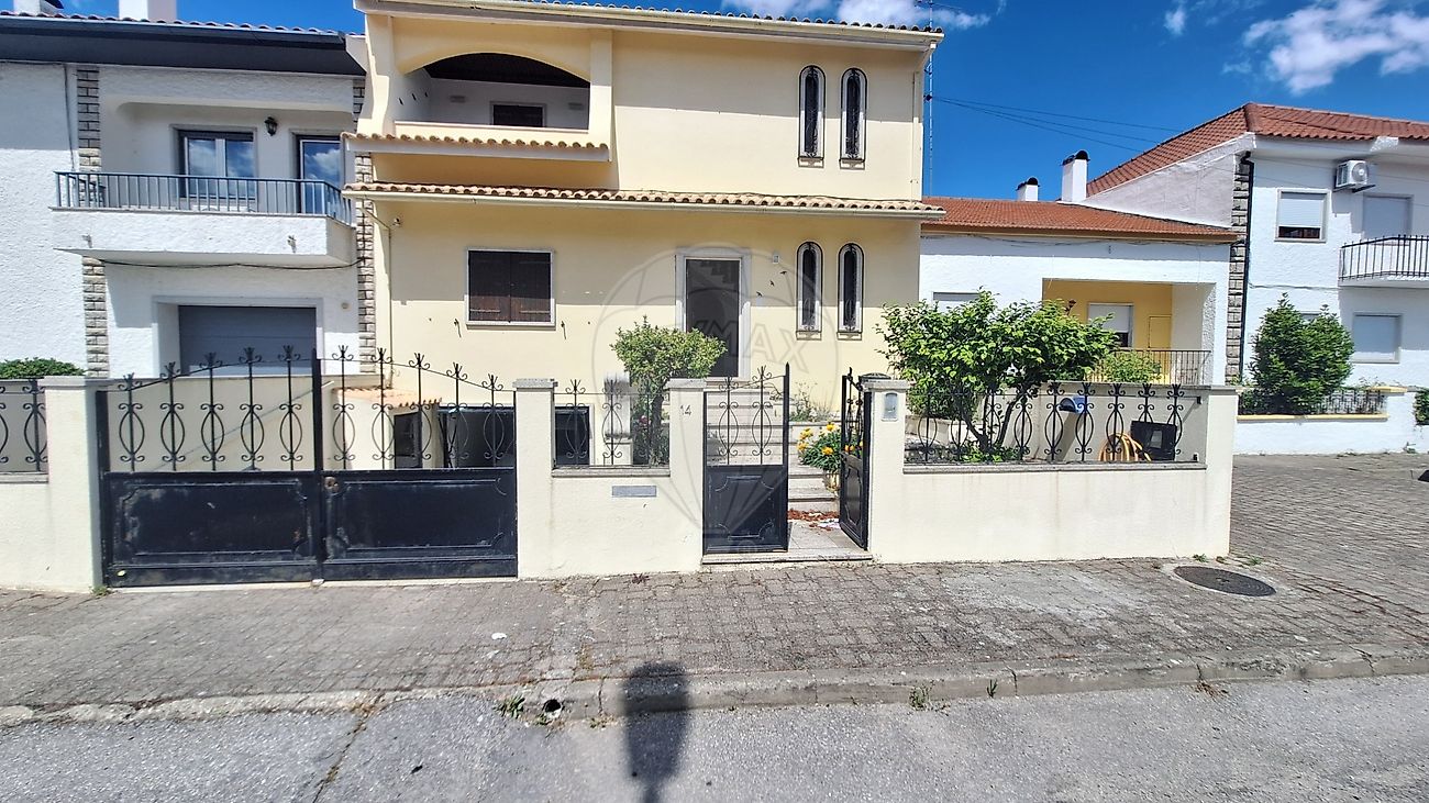 Moradia T3 à venda em Castelo Branco
