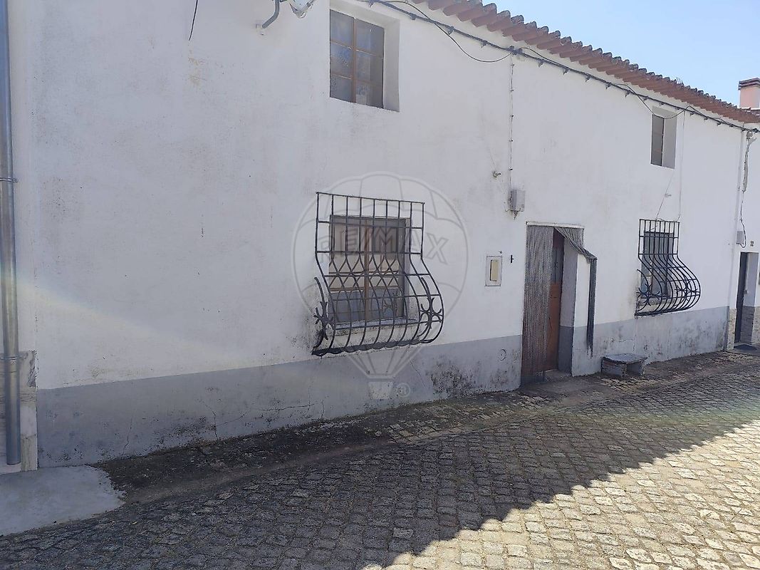 Moradia - Monfortinho e Salvaterra do Extremo, Idanha-a-Nova, Castelo Branco