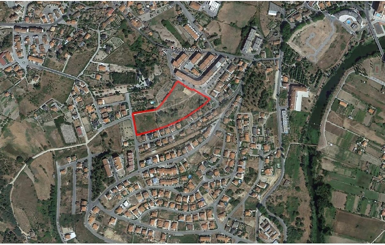 Land for sale in Chaves, Portugal — €950,000