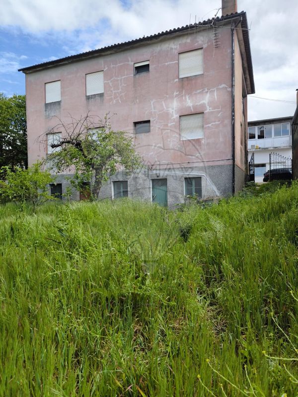 Moradia T5 para venda