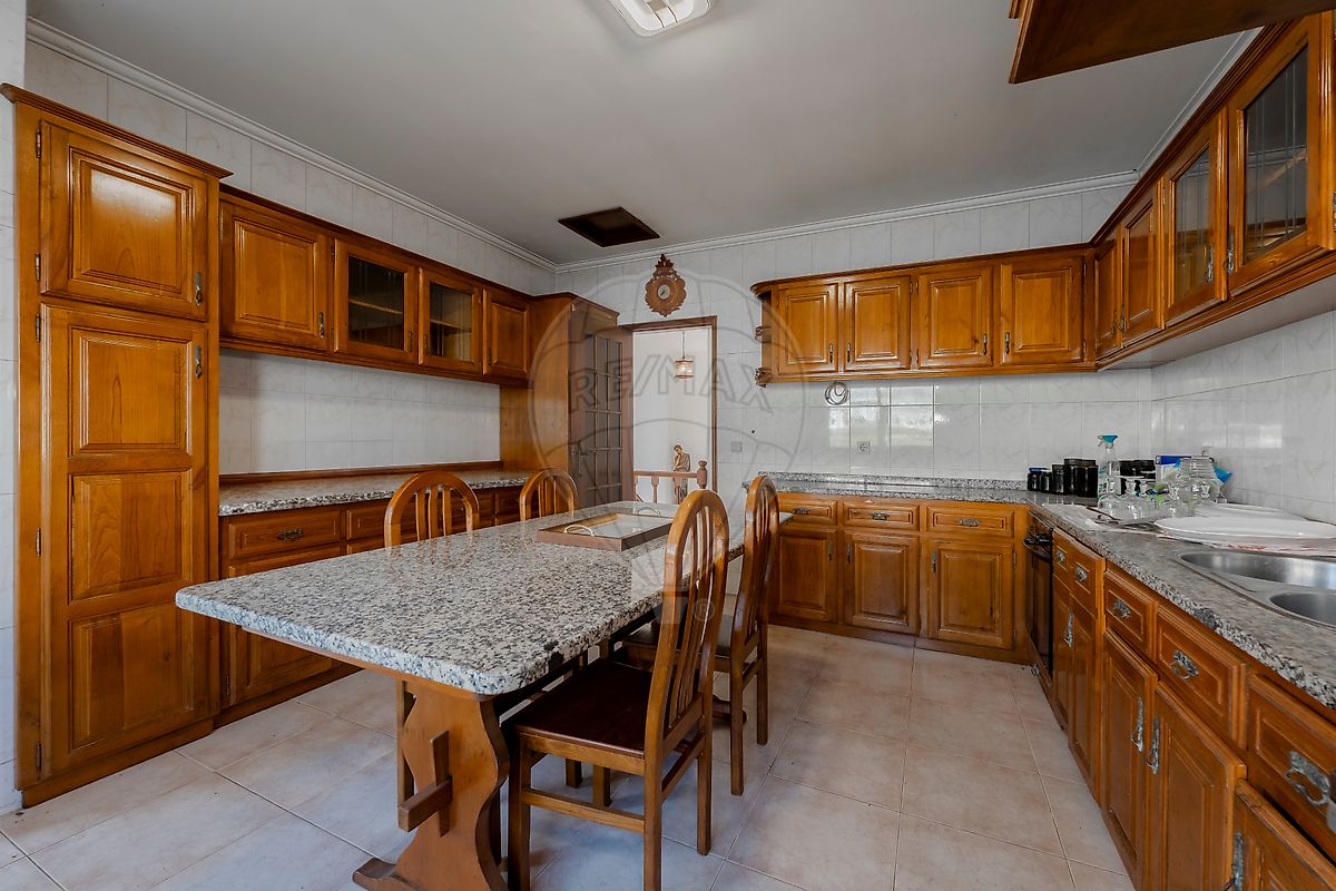 Moradia T7 para venda