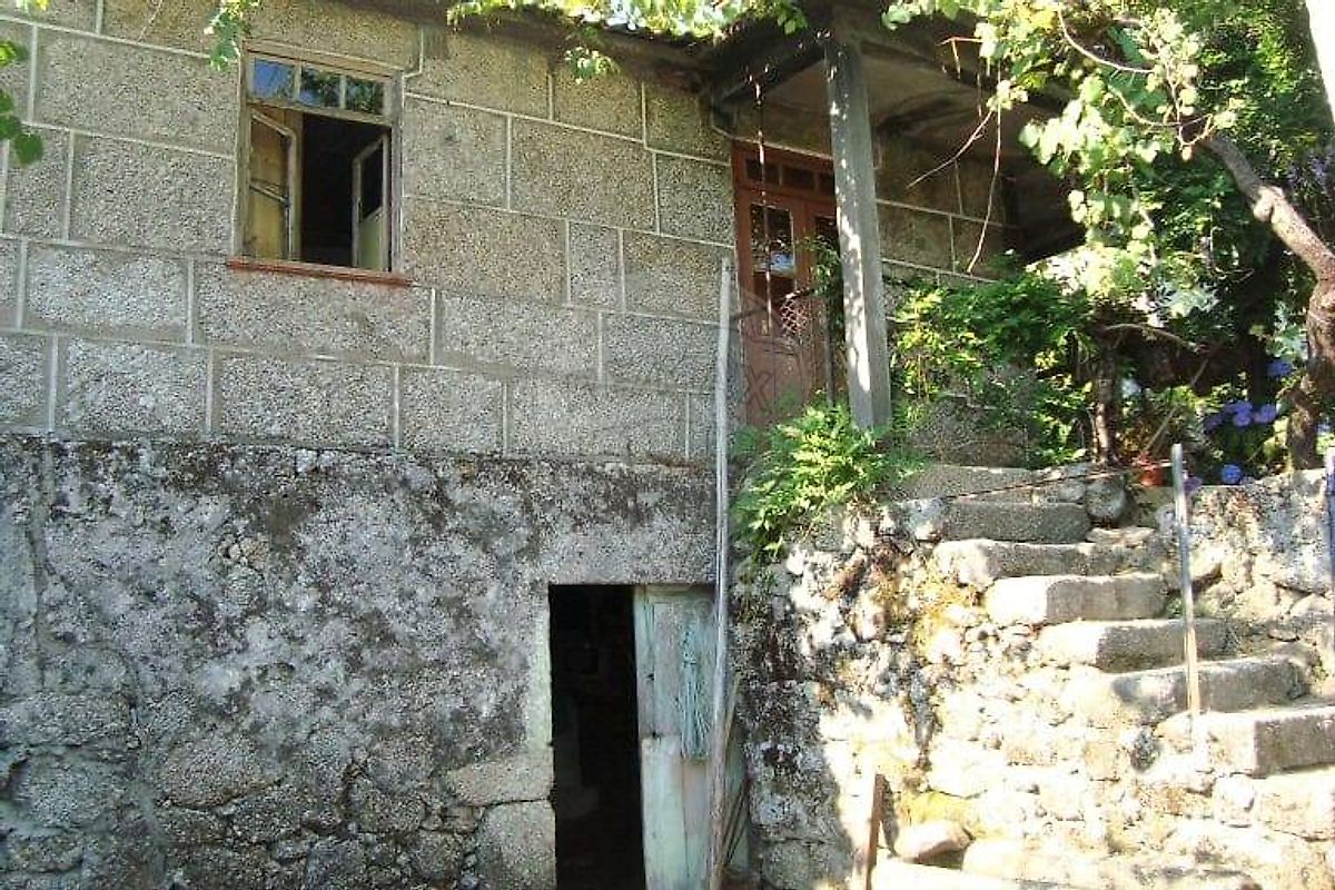 Moradia T3 à venda em Vieira do Minho