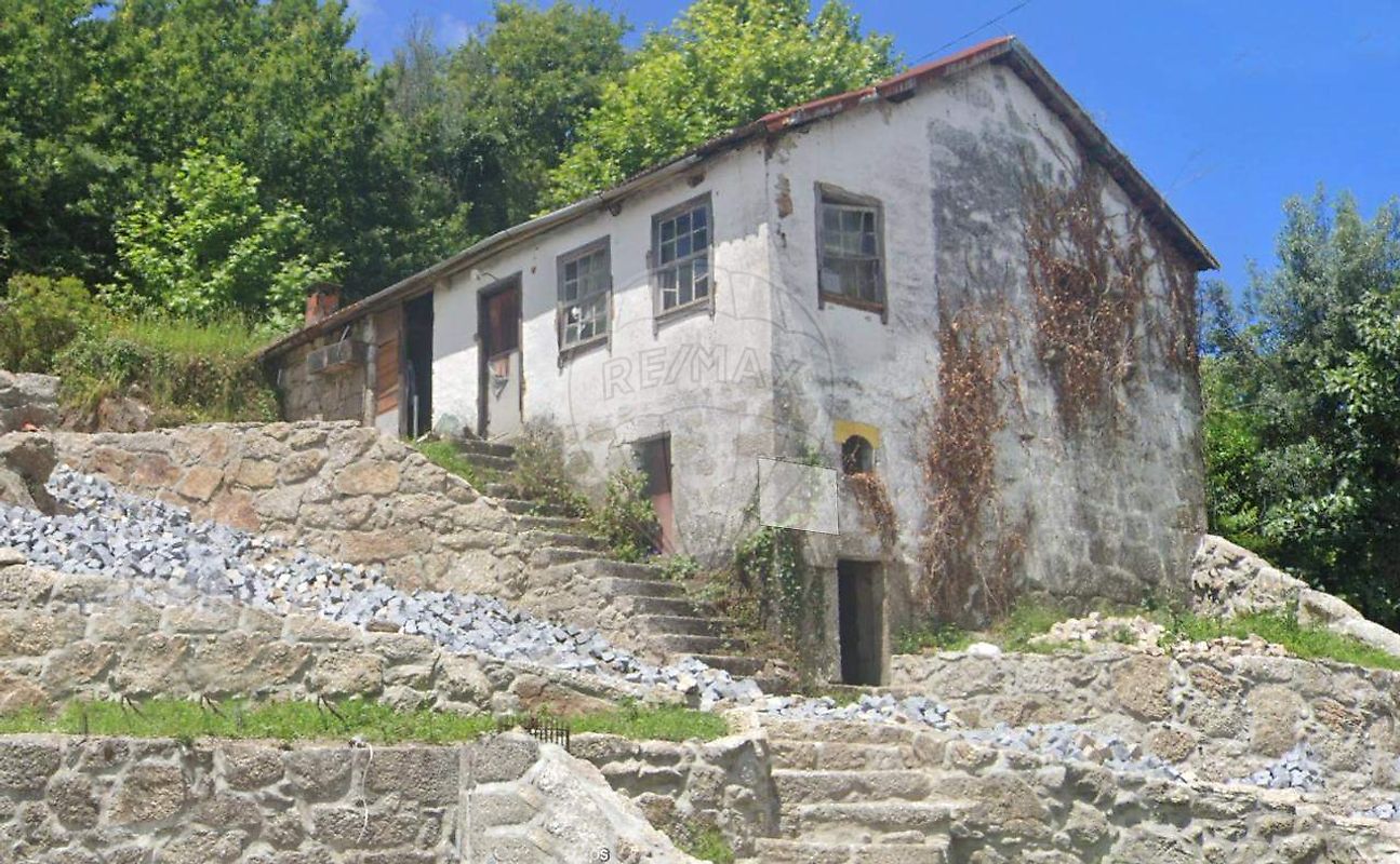 Moradia - Bouro (Santa Maria), Amares, Braga