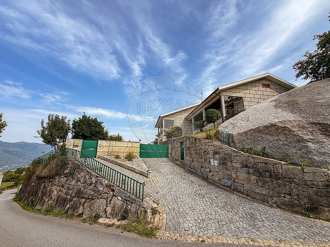 Apartamento T3 à venda em Vieira do Minho