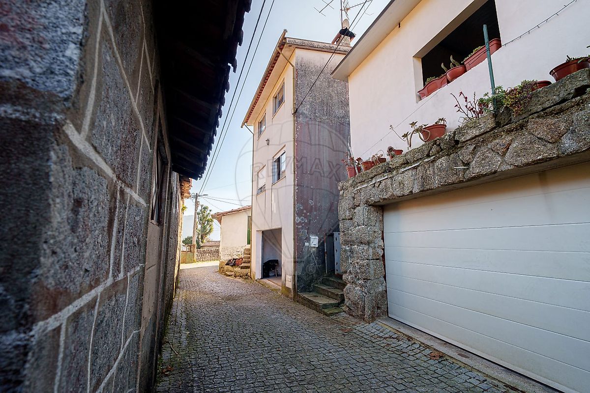 Moradia T3 à venda em Amares
