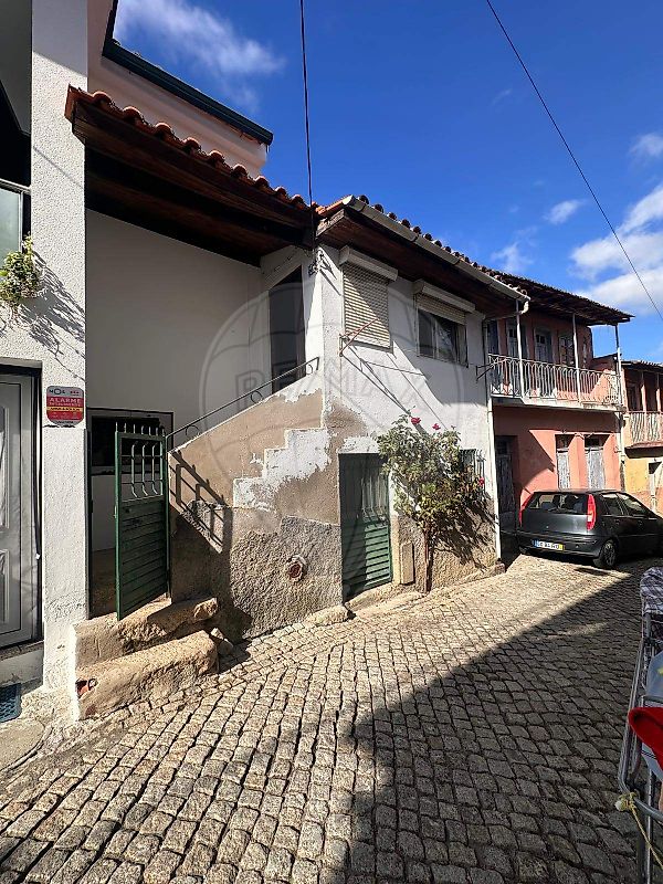 Moradia T2 à venda em Murça