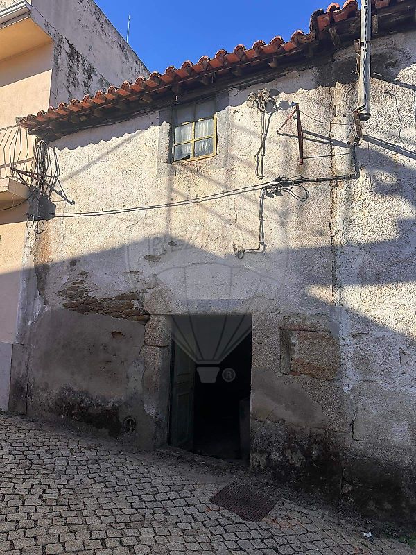 Moradia T2 à venda em Murça