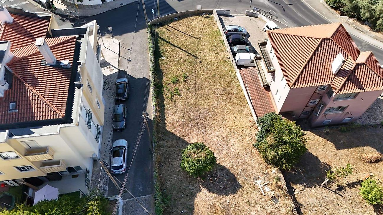 Land for sale in Odivelas, Portugal — €269,000