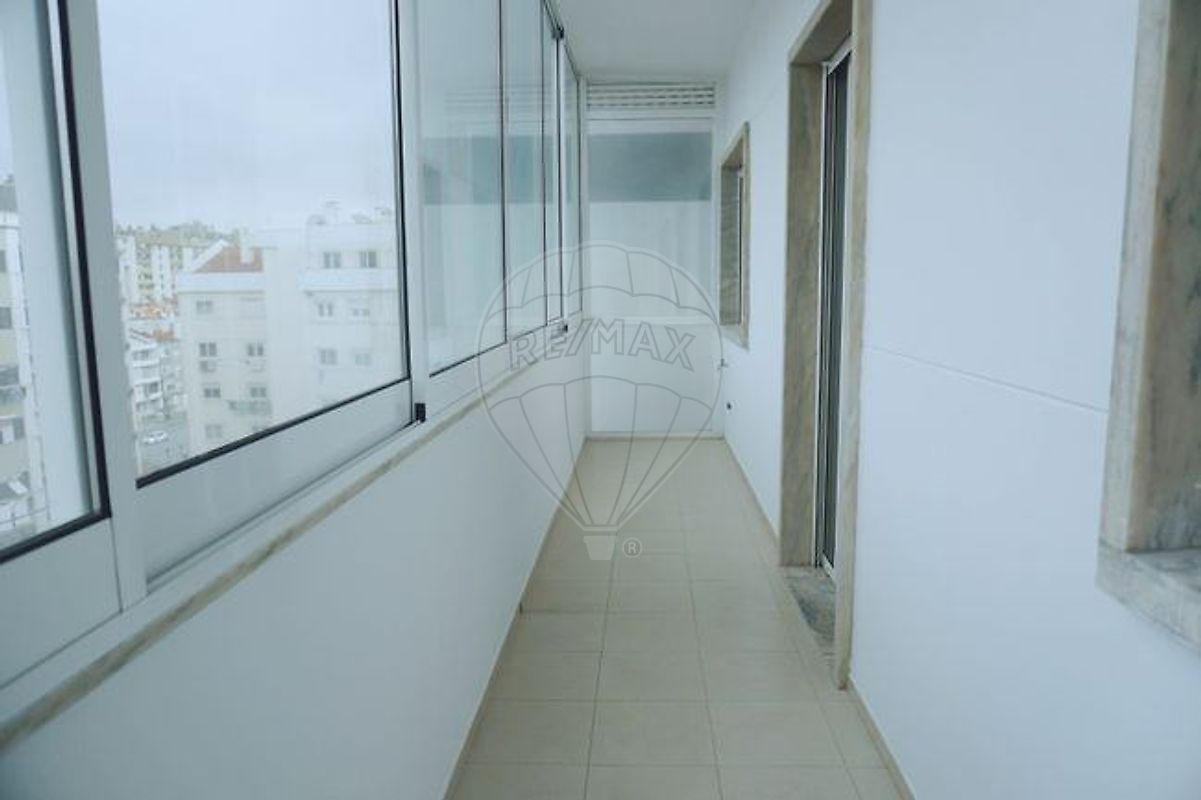 Apartamento T4 para arrendar em Lisboa