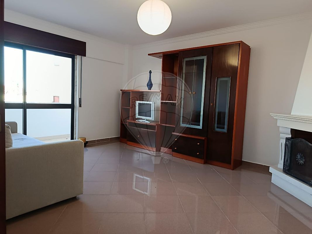 Apartamento T2 à venda em Amadora