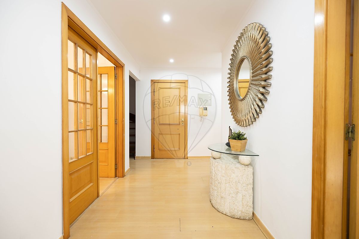 Apartamento T5 à venda em Sintra