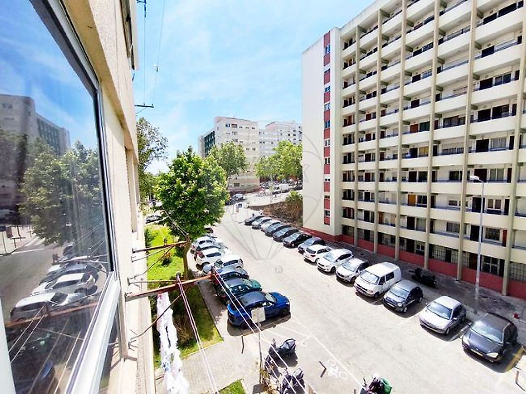 Apartamento T2 à venda em Loures