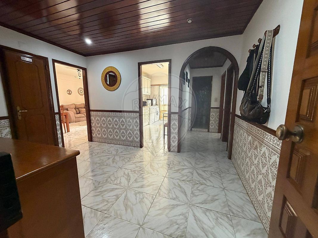 Apartamento T3 à venda em Amadora
