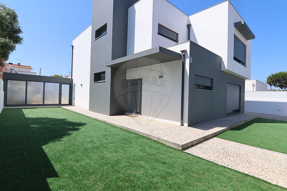 Moradia T4 à venda em Torres Vedras