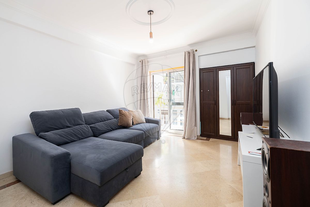 Apartamento T2 à venda em Amadora